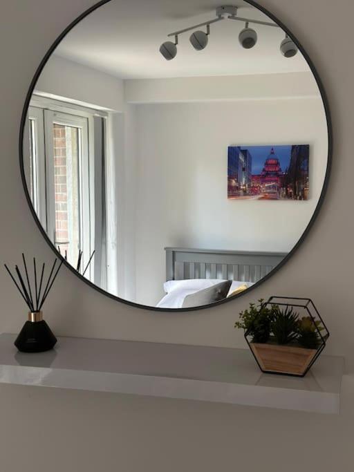 Modern 1-Bed Apartment Belfast Extérieur photo
