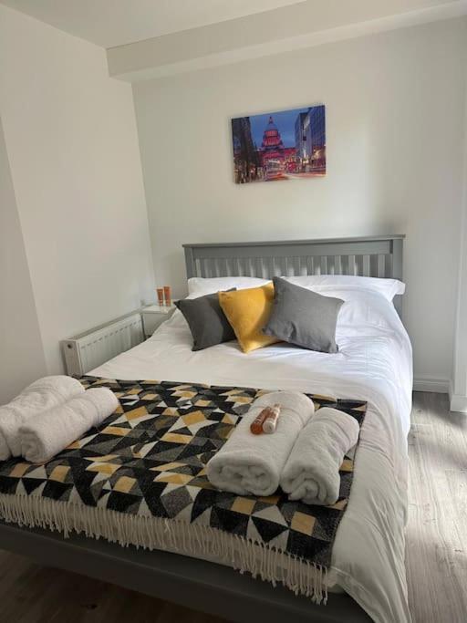 Modern 1-Bed Apartment Belfast Extérieur photo