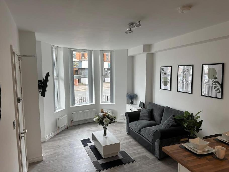 Modern 1-Bed Apartment Belfast Extérieur photo